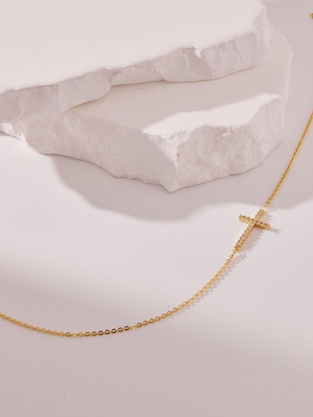 Cross Necklace for Women Teen Girls, Dainty 14K Gold Silver Plated Cross Choker - Picture 5 of 9